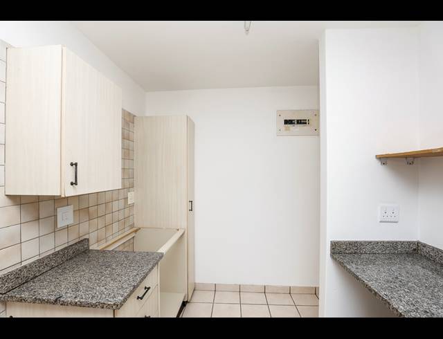 3 BEDROOM TOWNHOUSE FOR SALE IN ESSENWOOD